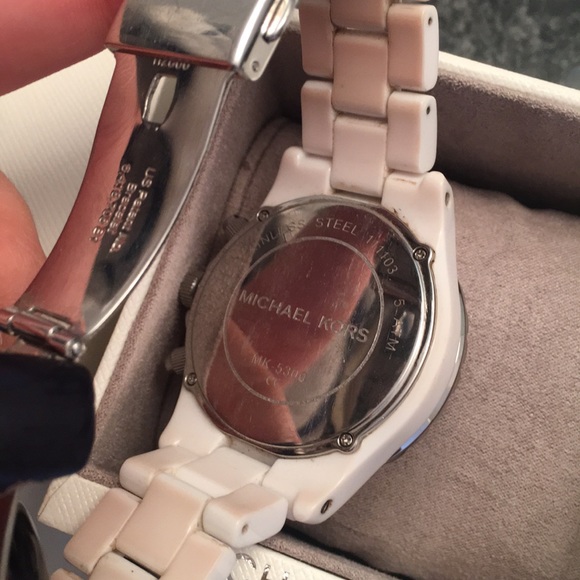 Michael Kors Watch - Picture 4 of 4